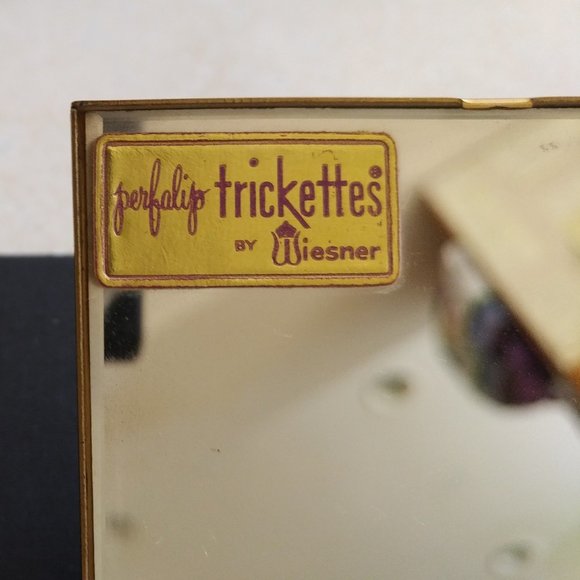 Vintage Wiesner Rhinestone and Pearl Compact - Picture 4 of 6